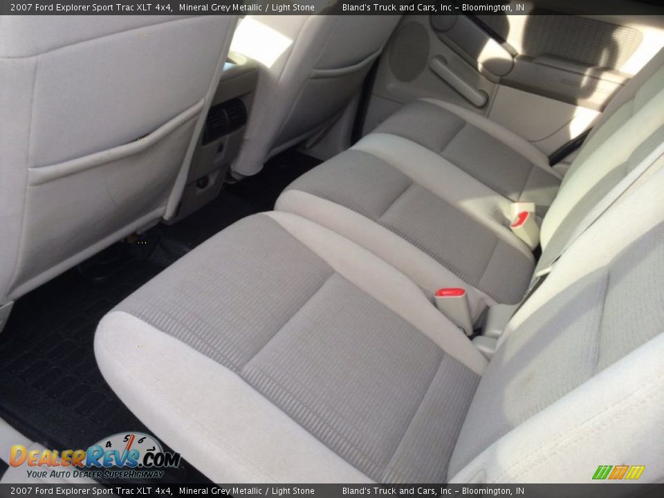 2007 Ford Explorer Sport Trac XLT 4x4 Mineral Grey Metallic / Light Stone Photo #19