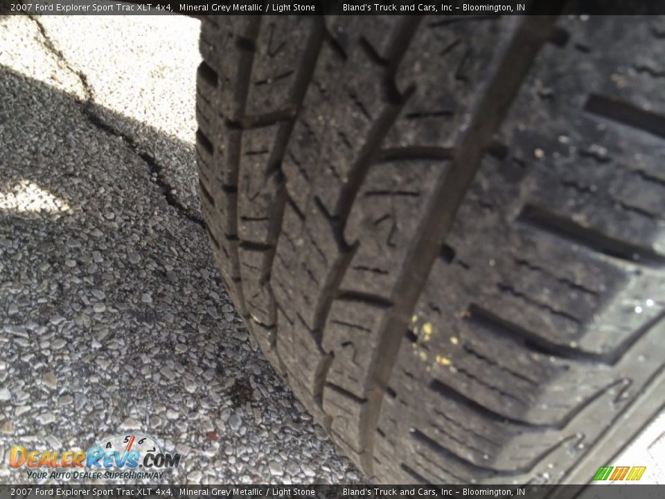 2007 Ford Explorer Sport Trac XLT 4x4 Mineral Grey Metallic / Light Stone Photo #20