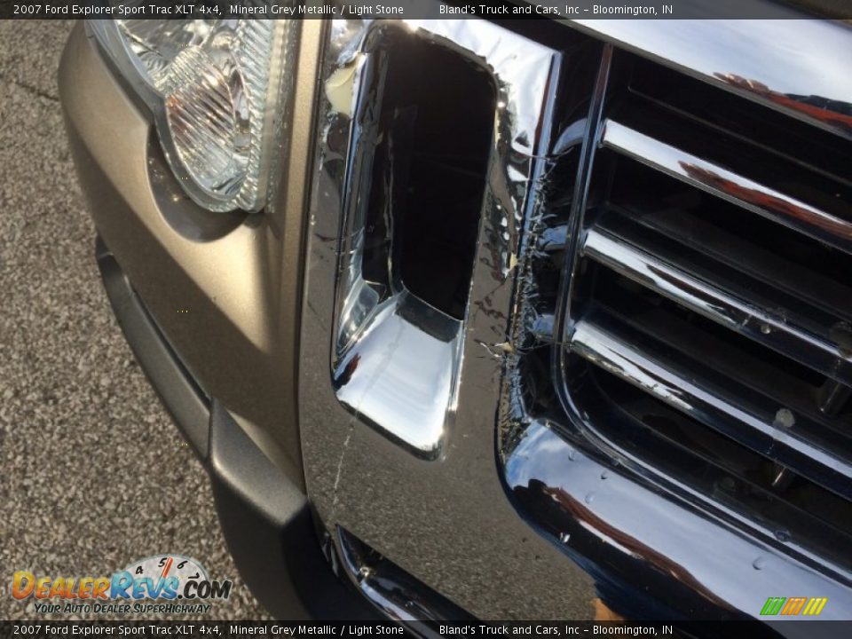2007 Ford Explorer Sport Trac XLT 4x4 Mineral Grey Metallic / Light Stone Photo #22