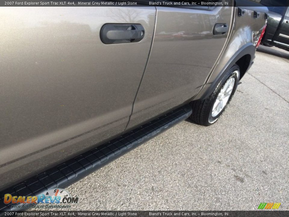2007 Ford Explorer Sport Trac XLT 4x4 Mineral Grey Metallic / Light Stone Photo #23