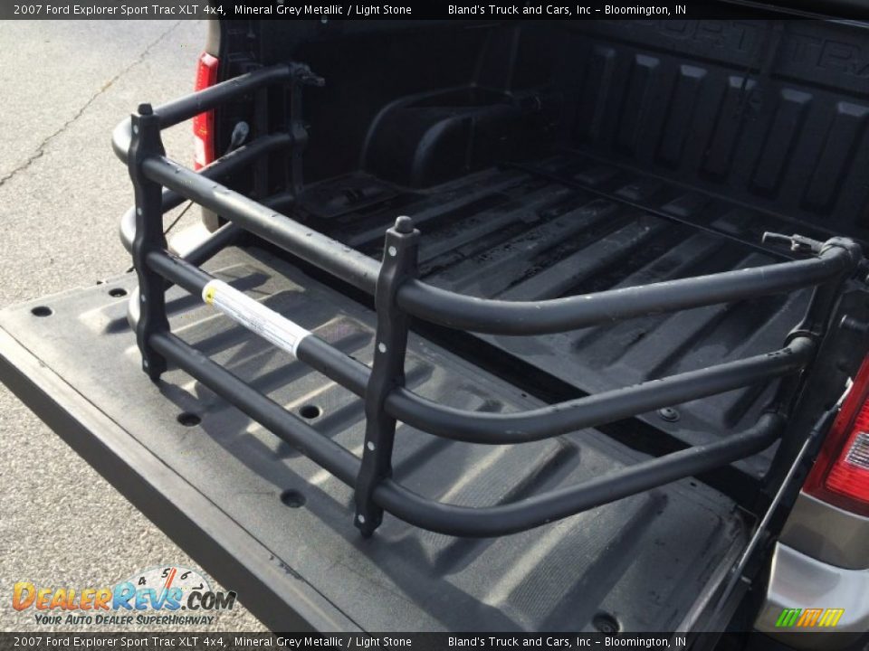 2007 Ford Explorer Sport Trac XLT 4x4 Mineral Grey Metallic / Light Stone Photo #32