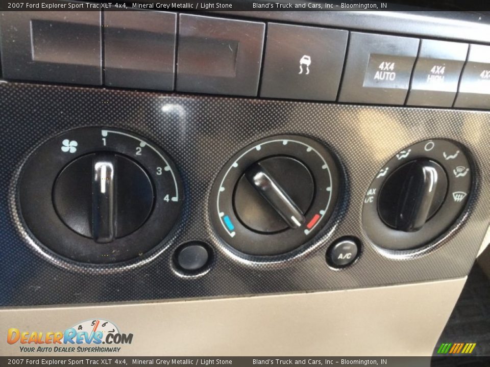 2007 Ford Explorer Sport Trac XLT 4x4 Mineral Grey Metallic / Light Stone Photo #35