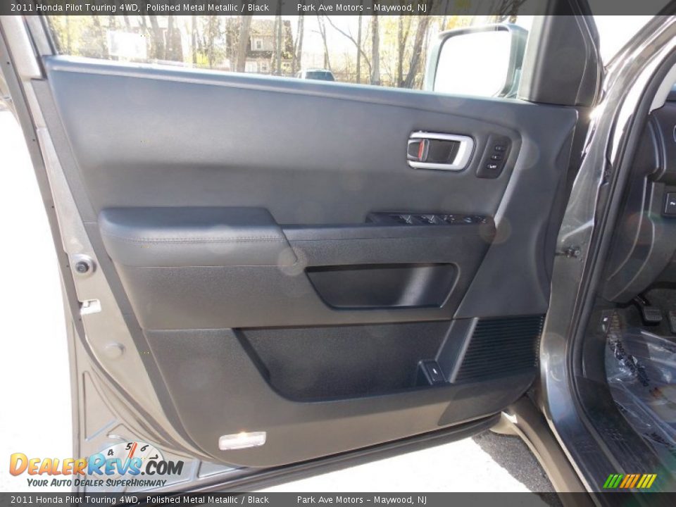 2011 Honda Pilot Touring 4WD Polished Metal Metallic / Black Photo #10