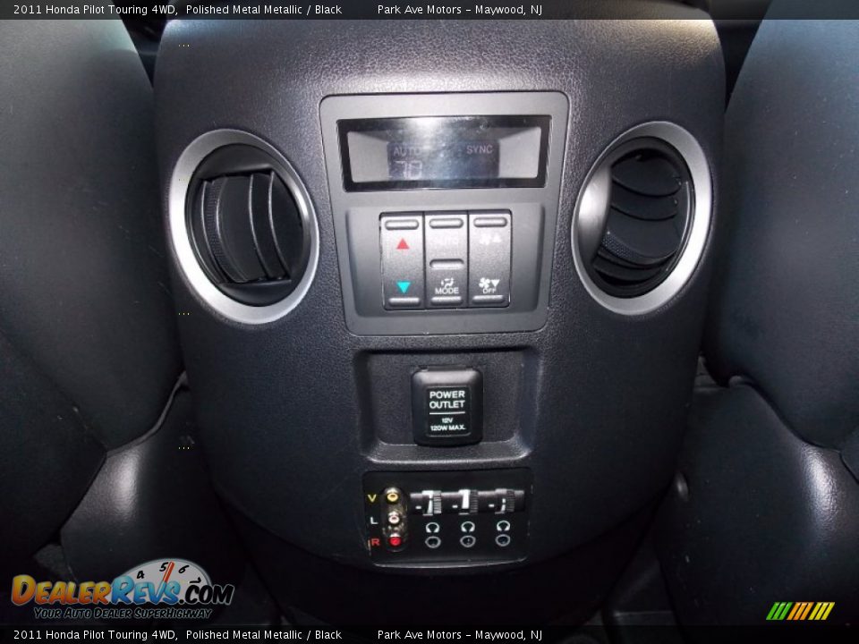 2011 Honda Pilot Touring 4WD Polished Metal Metallic / Black Photo #17