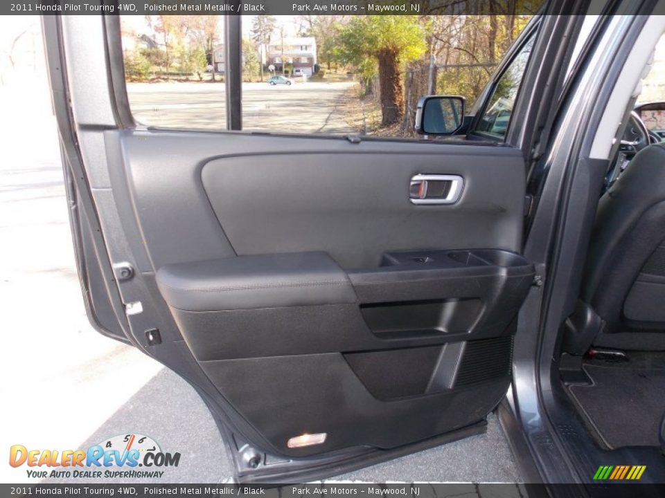 2011 Honda Pilot Touring 4WD Polished Metal Metallic / Black Photo #18