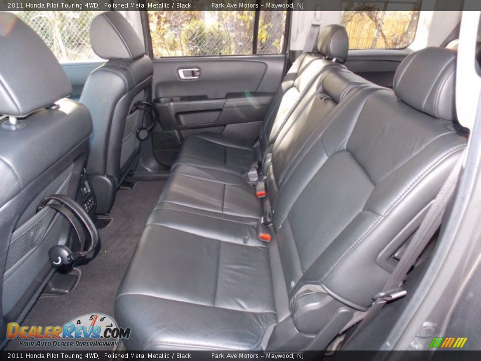 2011 Honda Pilot Touring 4WD Polished Metal Metallic / Black Photo #21