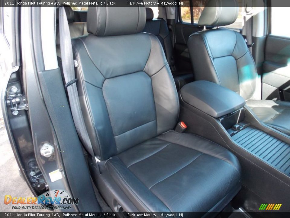 2011 Honda Pilot Touring 4WD Polished Metal Metallic / Black Photo #24