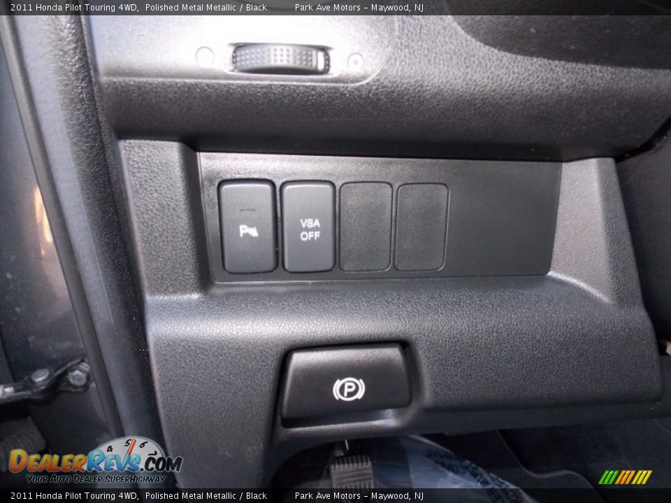 2011 Honda Pilot Touring 4WD Polished Metal Metallic / Black Photo #36