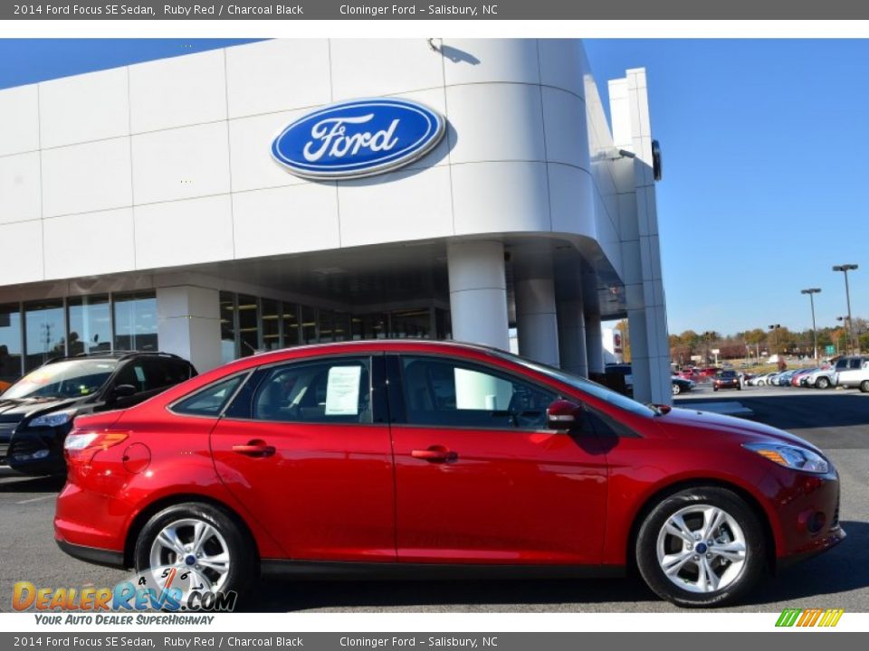 2014 Ford Focus SE Sedan Ruby Red / Charcoal Black Photo #2