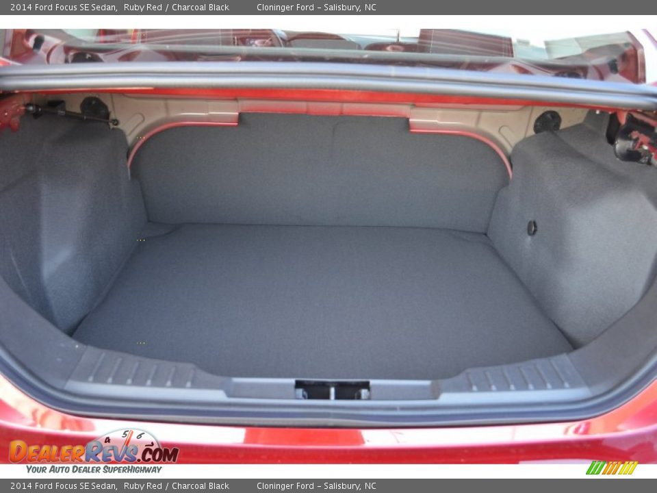 2014 Ford Focus SE Sedan Ruby Red / Charcoal Black Photo #8
