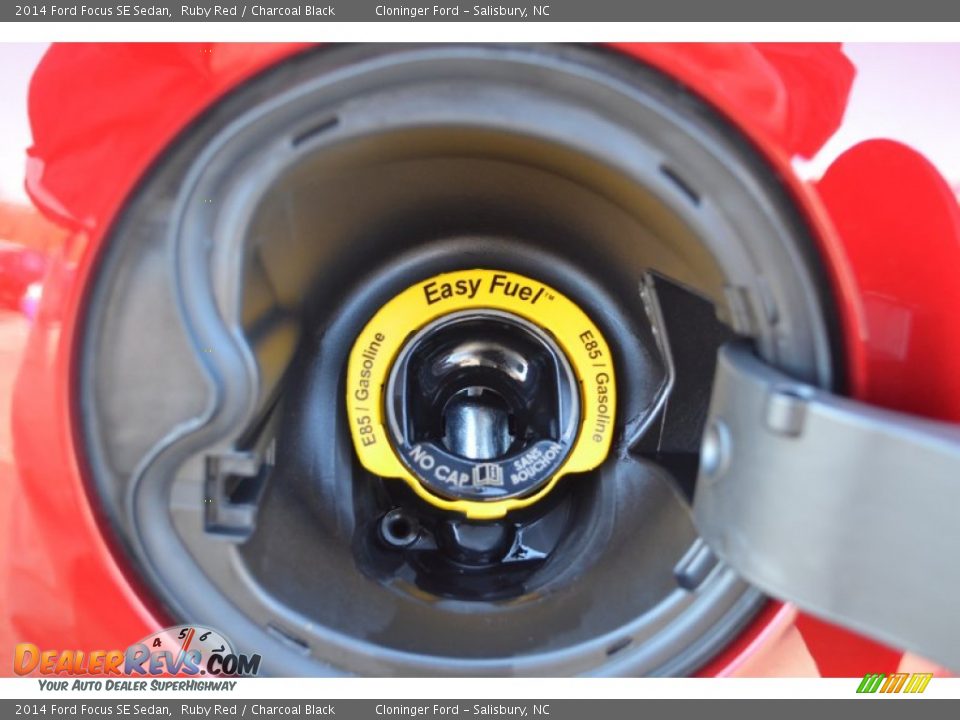 2014 Ford Focus SE Sedan Ruby Red / Charcoal Black Photo #11