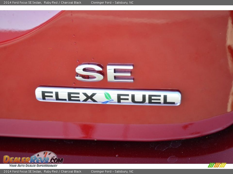 2014 Ford Focus SE Sedan Ruby Red / Charcoal Black Photo #12