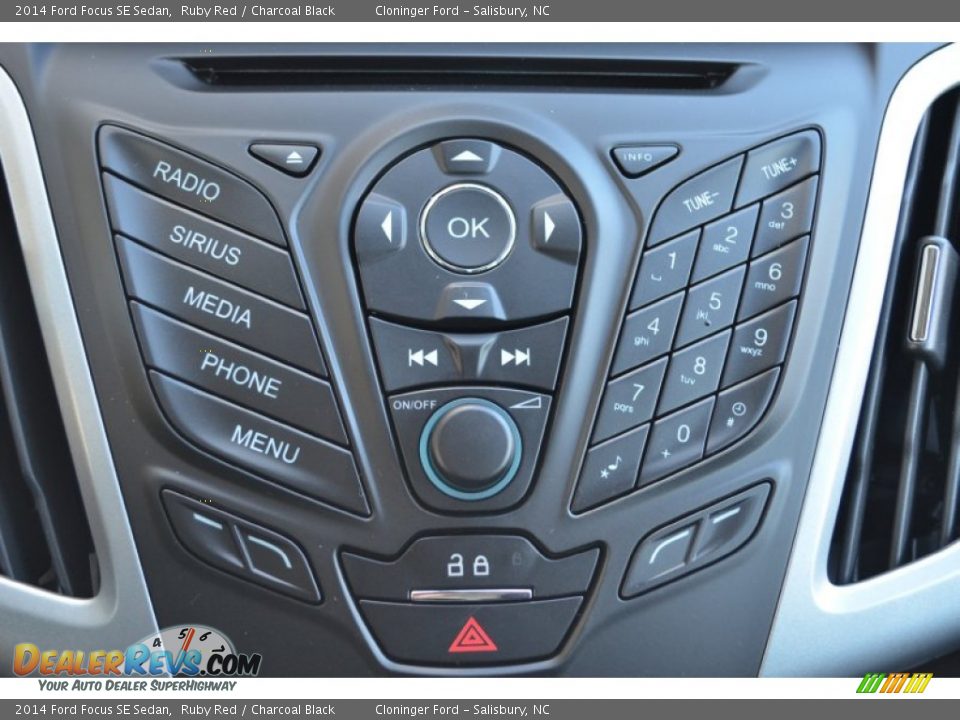 2014 Ford Focus SE Sedan Ruby Red / Charcoal Black Photo #16