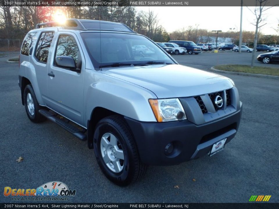 2007 Nissan Xterra S 4x4 Silver Lightning Metallic / Steel/Graphite Photo #3