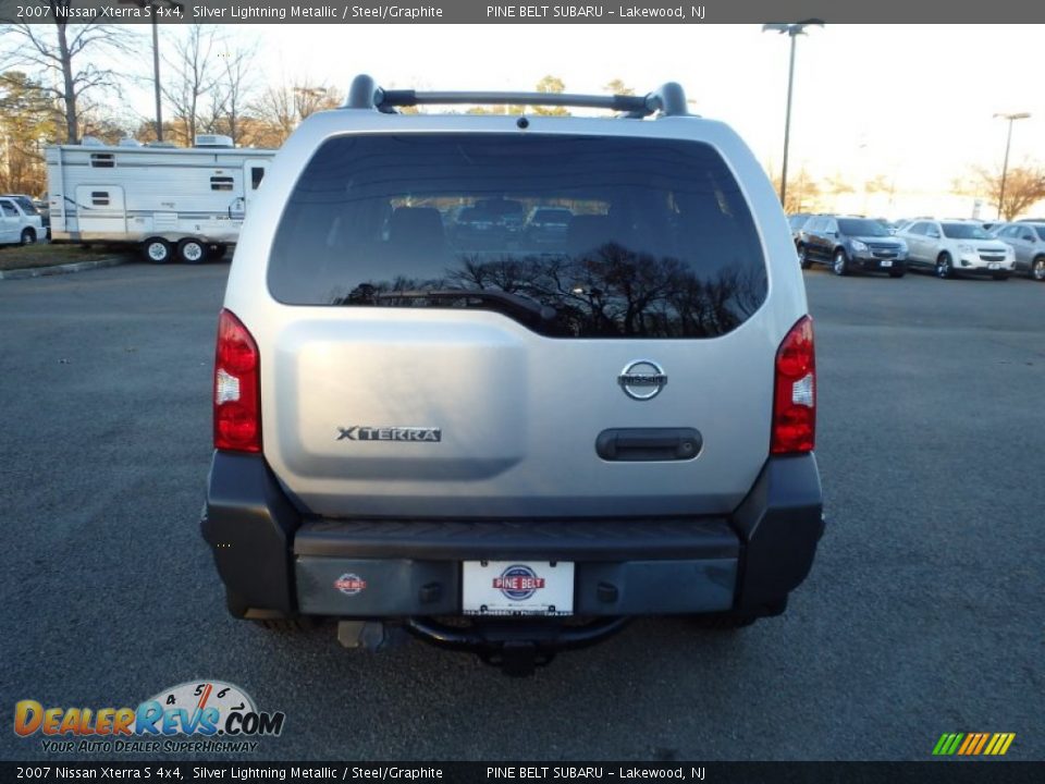 2007 Nissan Xterra S 4x4 Silver Lightning Metallic / Steel/Graphite Photo #8