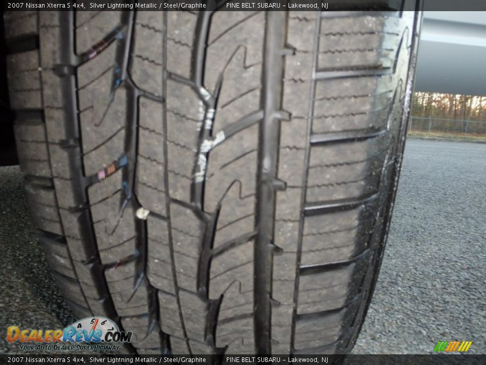 2007 Nissan Xterra S 4x4 Silver Lightning Metallic / Steel/Graphite Photo #18