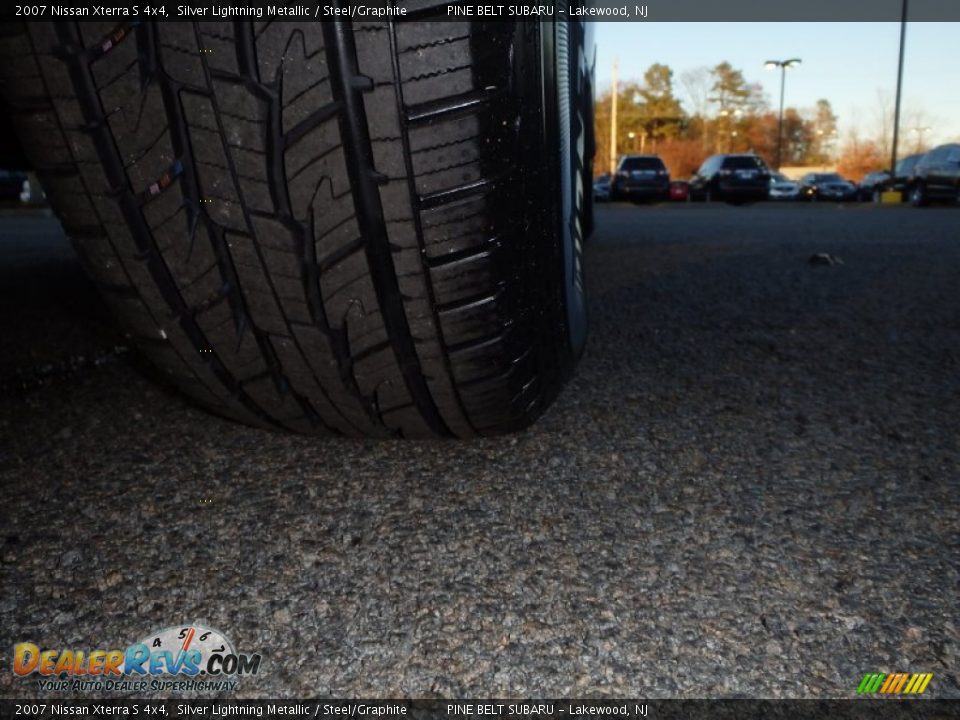 2007 Nissan Xterra S 4x4 Silver Lightning Metallic / Steel/Graphite Photo #20