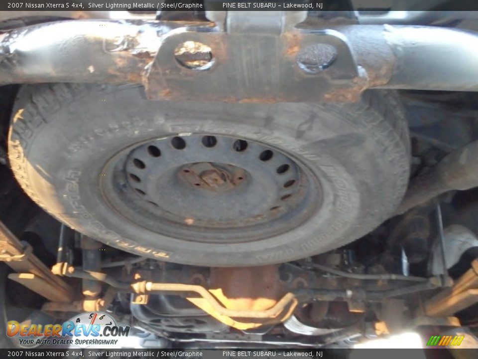 2007 Nissan Xterra S 4x4 Silver Lightning Metallic / Steel/Graphite Photo #23