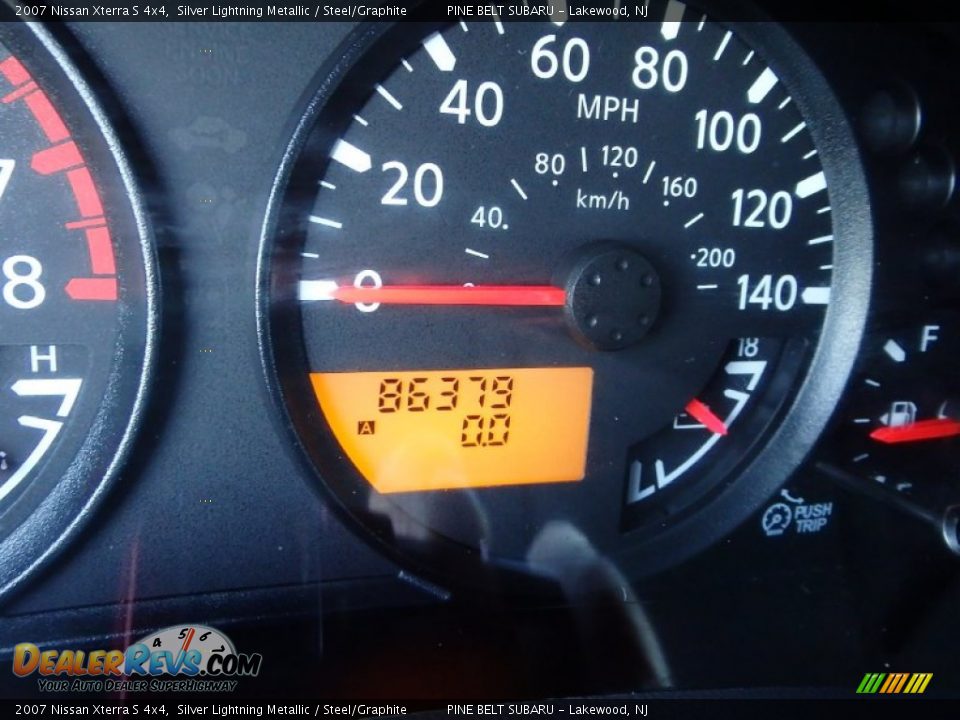 2007 Nissan Xterra S 4x4 Silver Lightning Metallic / Steel/Graphite Photo #24