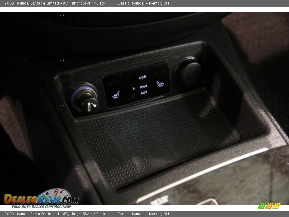 2009 Hyundai Santa Fe Limited 4WD Bright Silver / Black Photo #10