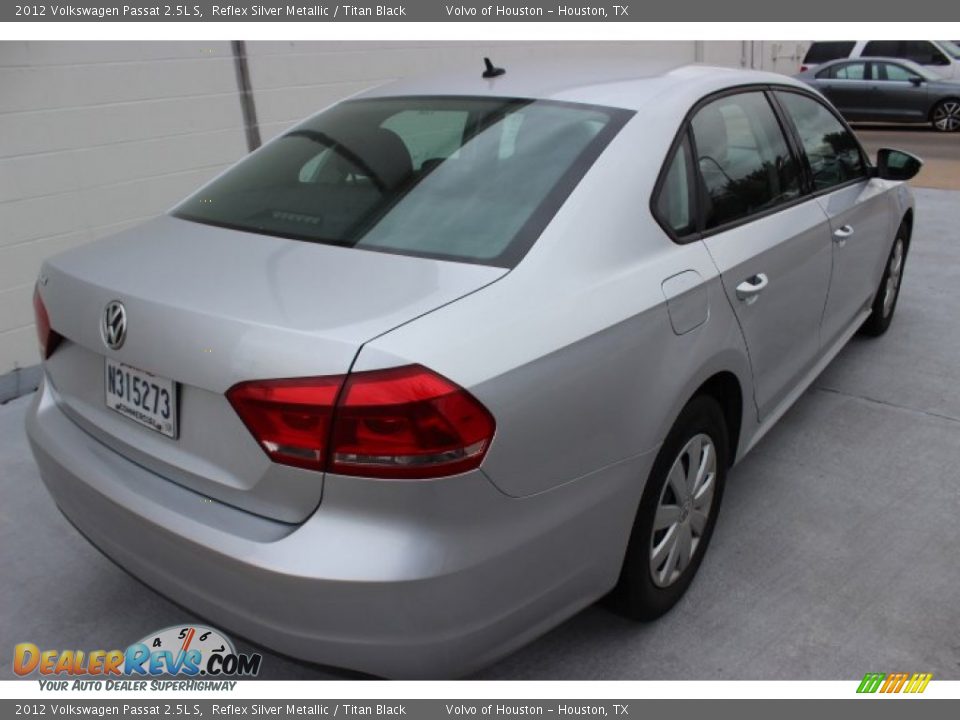 2012 Volkswagen Passat 2.5L S Reflex Silver Metallic / Titan Black Photo #4