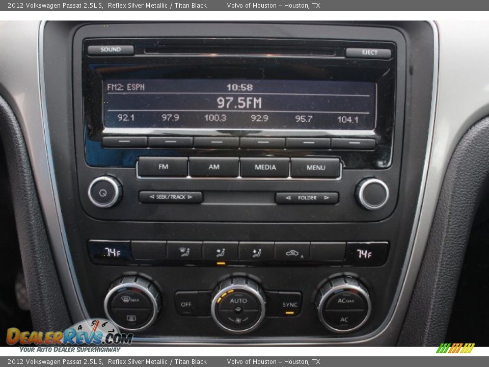 2012 Volkswagen Passat 2.5L S Reflex Silver Metallic / Titan Black Photo #13