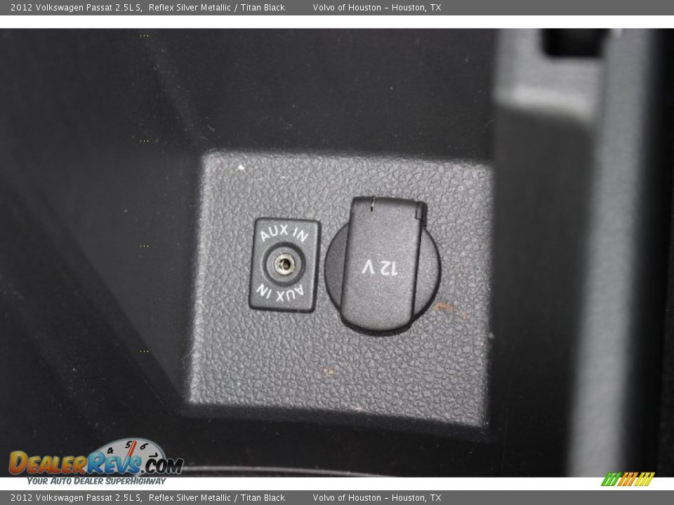 2012 Volkswagen Passat 2.5L S Reflex Silver Metallic / Titan Black Photo #18