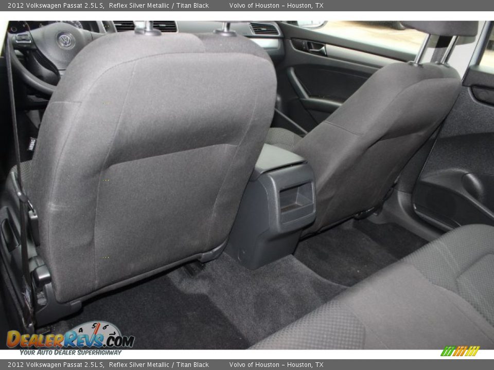 2012 Volkswagen Passat 2.5L S Reflex Silver Metallic / Titan Black Photo #22