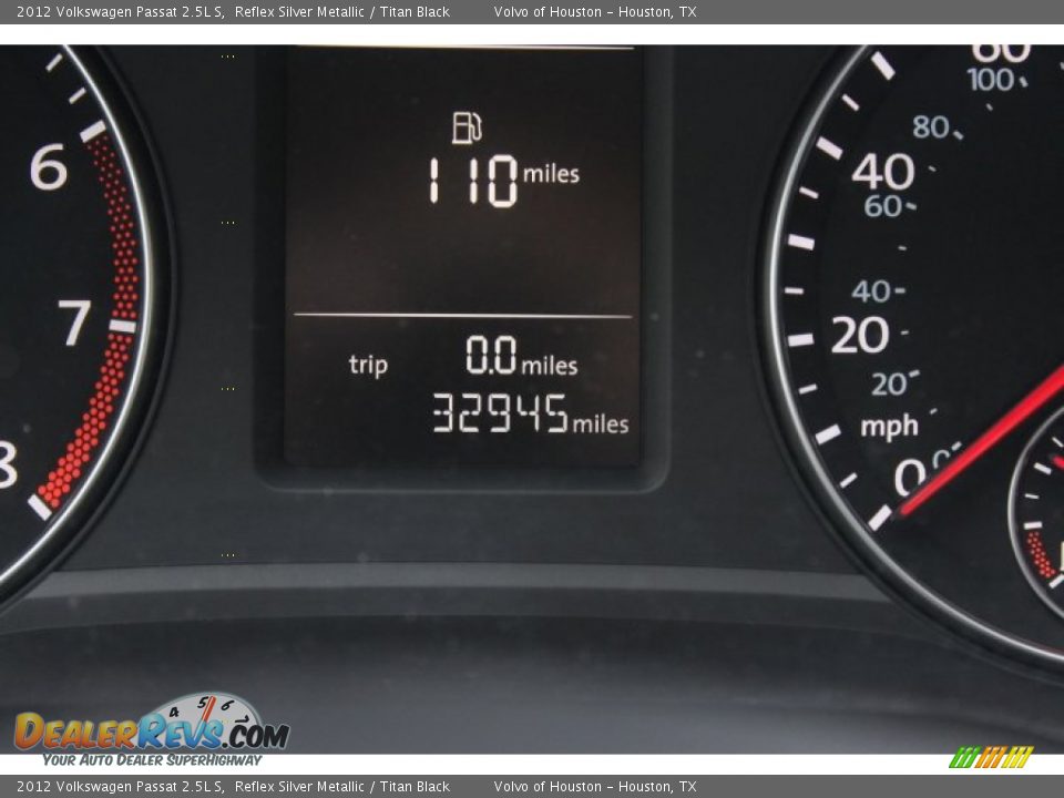 2012 Volkswagen Passat 2.5L S Reflex Silver Metallic / Titan Black Photo #31