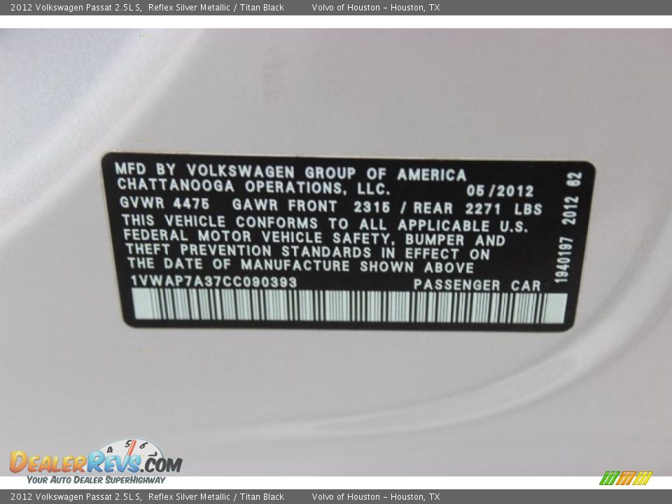 2012 Volkswagen Passat 2.5L S Reflex Silver Metallic / Titan Black Photo #32