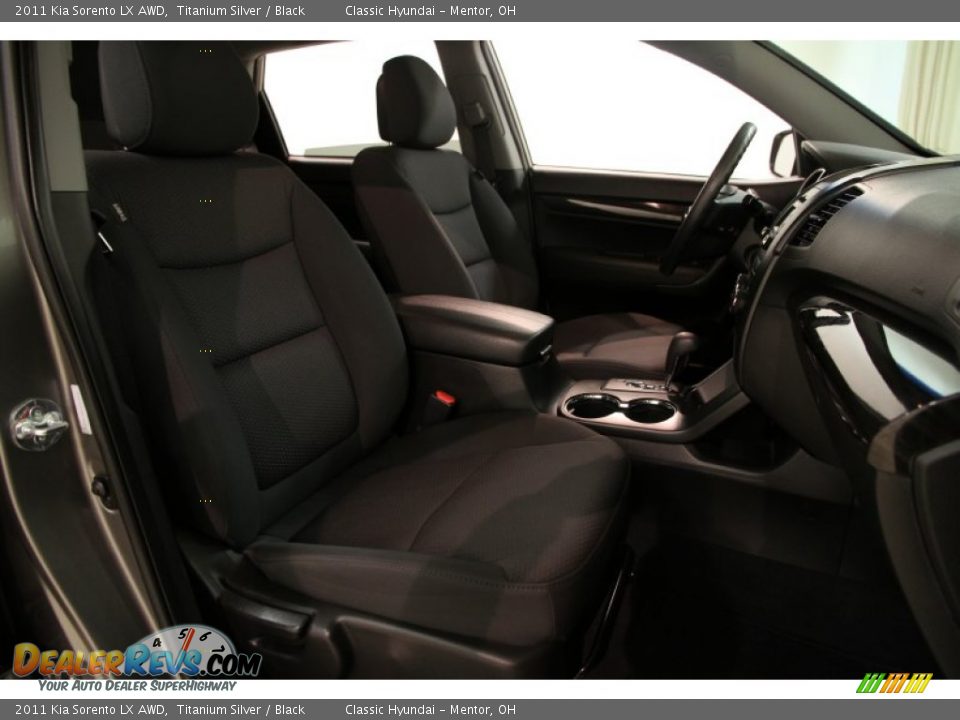 2011 Kia Sorento LX AWD Titanium Silver / Black Photo #9