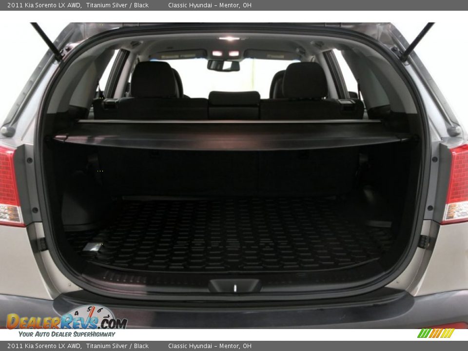 2011 Kia Sorento LX AWD Titanium Silver / Black Photo #12