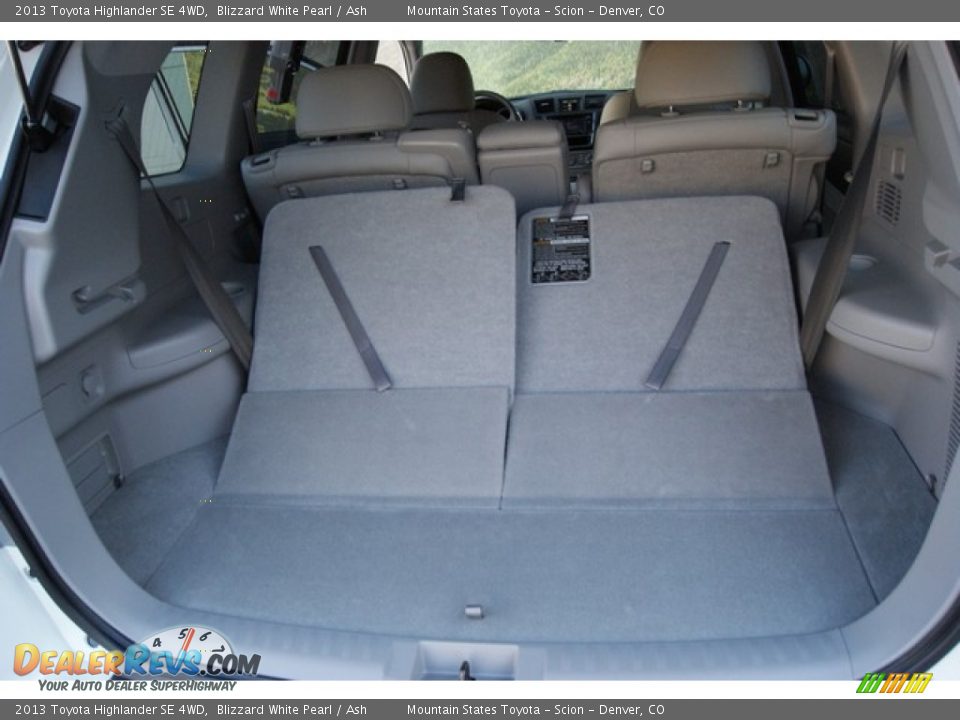 2013 Toyota Highlander SE 4WD Blizzard White Pearl / Ash Photo #8
