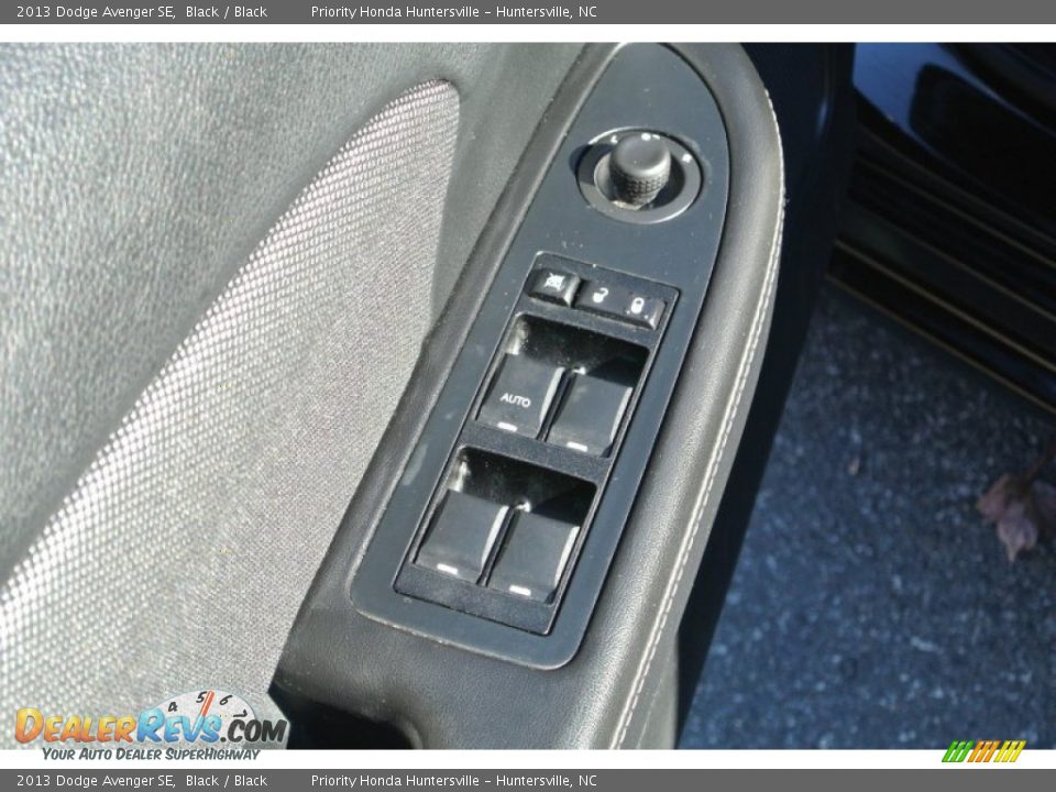 2013 Dodge Avenger SE Black / Black Photo #10