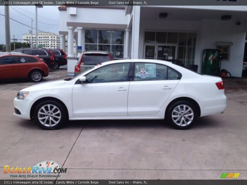 2011 Volkswagen Jetta SE Sedan Candy White / Cornsilk Beige Photo #2