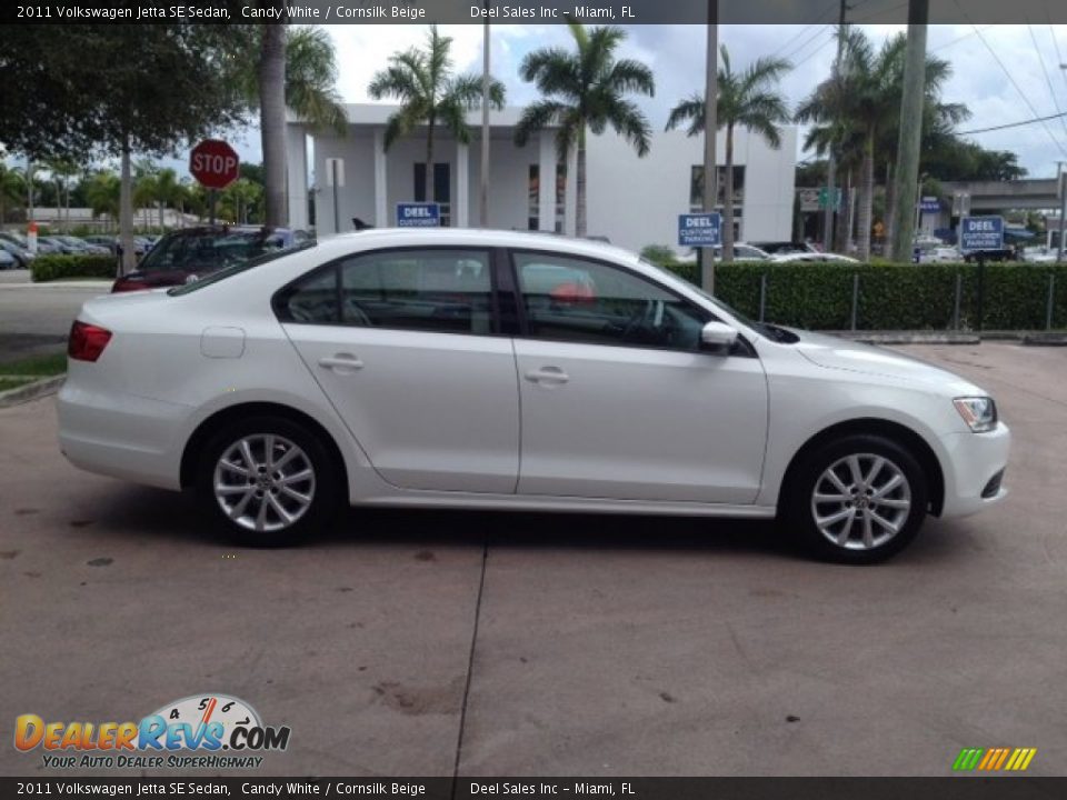 2011 Volkswagen Jetta SE Sedan Candy White / Cornsilk Beige Photo #6