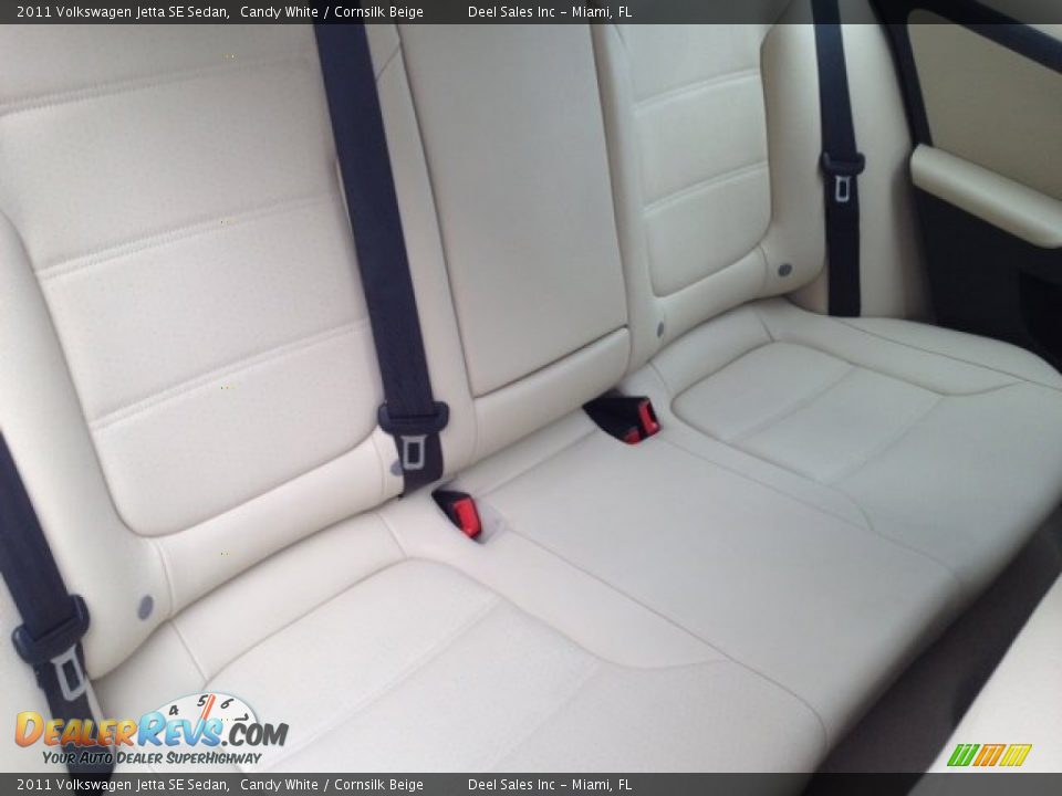 2011 Volkswagen Jetta SE Sedan Candy White / Cornsilk Beige Photo #11