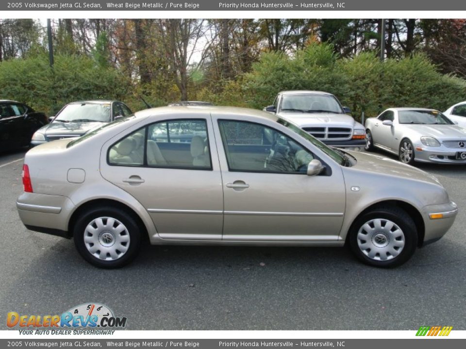 2005 Volkswagen Jetta GL Sedan Wheat Beige Metallic / Pure Beige Photo #3