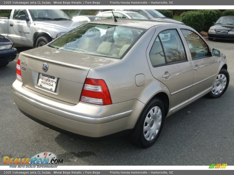 2005 Volkswagen Jetta GL Sedan Wheat Beige Metallic / Pure Beige Photo #4
