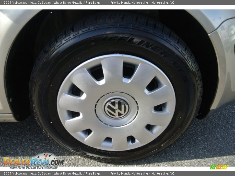 2005 Volkswagen Jetta GL Sedan Wheat Beige Metallic / Pure Beige Photo #21