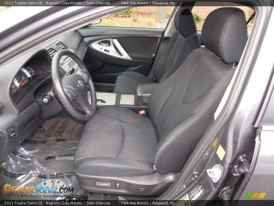 2011 Toyota Camry SE Magnetic Gray Metallic / Dark Charcoal Photo #12