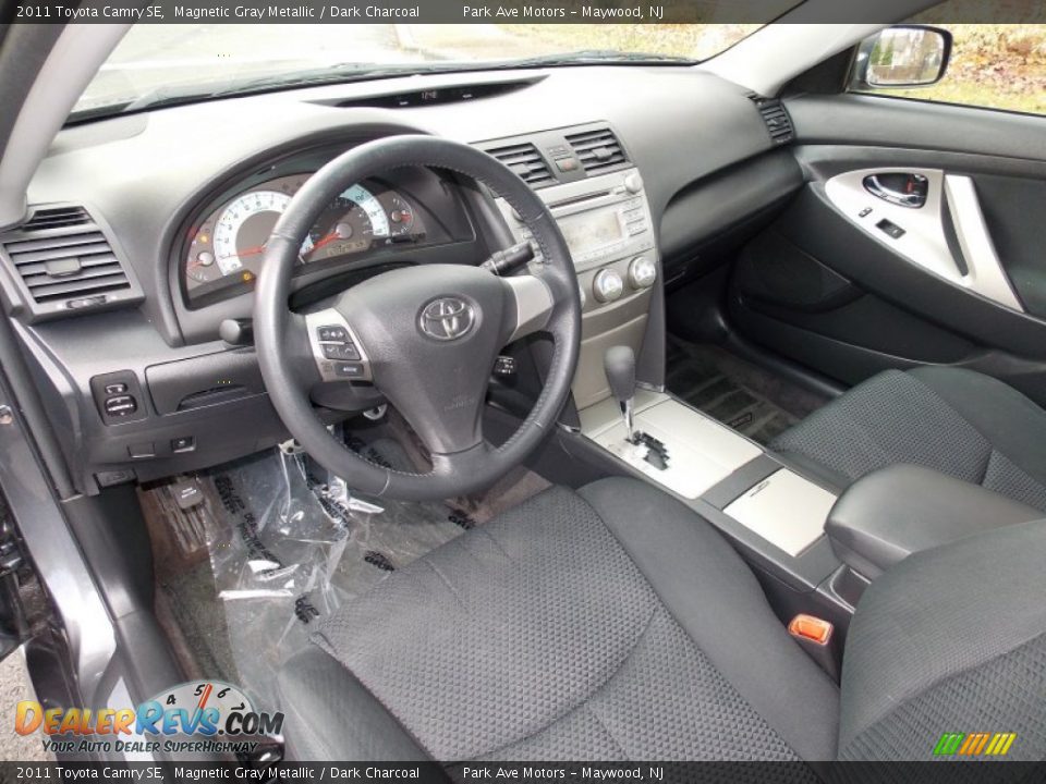 2011 Toyota Camry SE Magnetic Gray Metallic / Dark Charcoal Photo #13