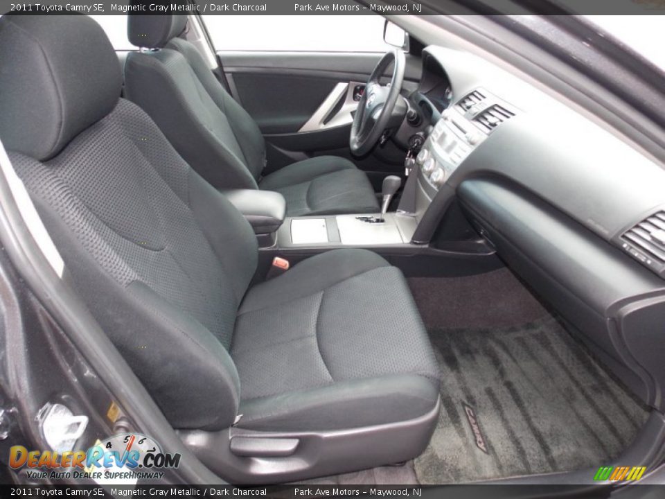 2011 Toyota Camry SE Magnetic Gray Metallic / Dark Charcoal Photo #21
