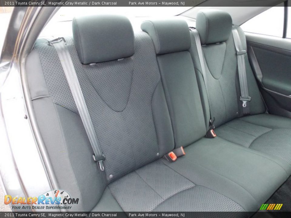 2011 Toyota Camry SE Magnetic Gray Metallic / Dark Charcoal Photo #23