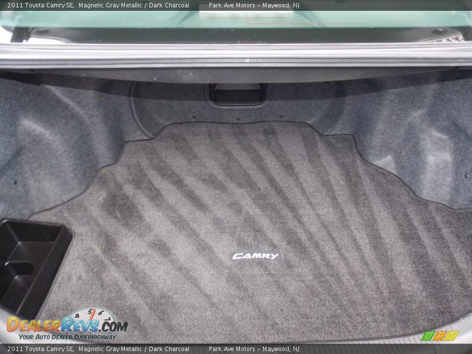 2011 Toyota Camry SE Magnetic Gray Metallic / Dark Charcoal Photo #26