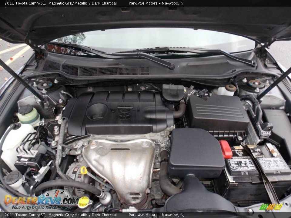 2011 Toyota Camry SE Magnetic Gray Metallic / Dark Charcoal Photo #28