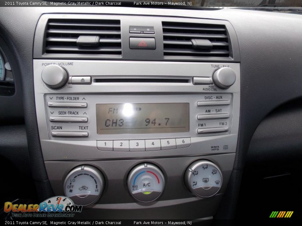 2011 Toyota Camry SE Magnetic Gray Metallic / Dark Charcoal Photo #30