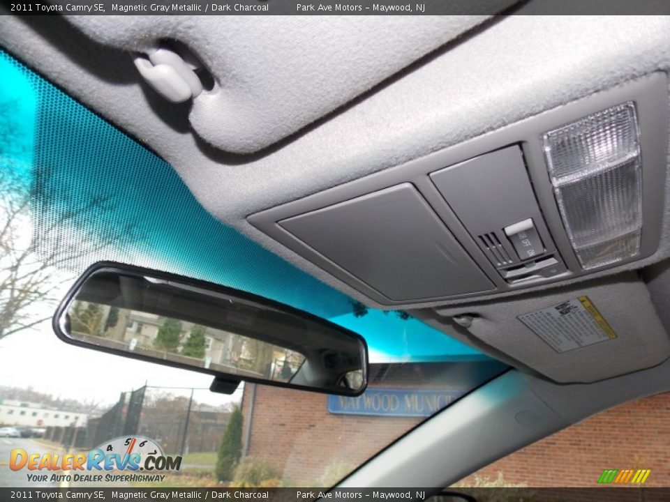 2011 Toyota Camry SE Magnetic Gray Metallic / Dark Charcoal Photo #33