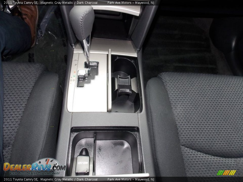 2011 Toyota Camry SE Magnetic Gray Metallic / Dark Charcoal Photo #34