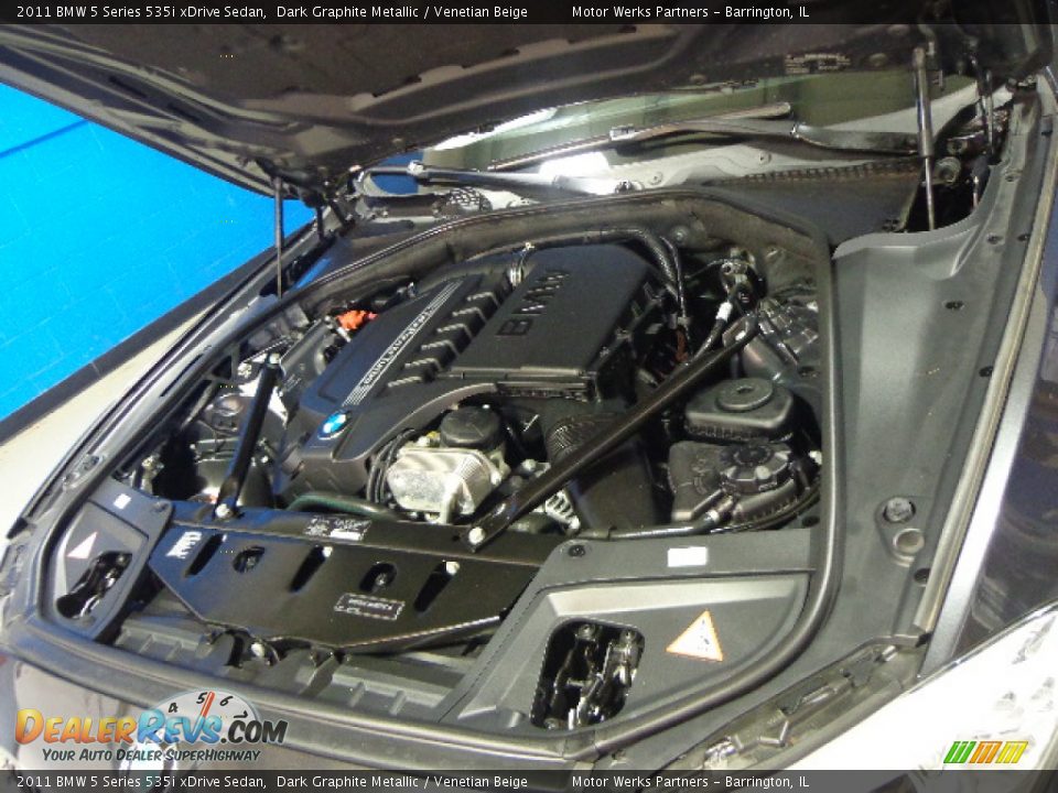 2011 BMW 5 Series 535i xDrive Sedan Dark Graphite Metallic / Venetian Beige Photo #9